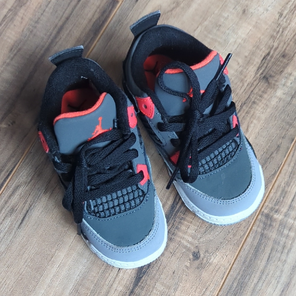 Nike Air Jordan size 7C Retro TD Dark Grey Infrared Black Toddler BQ7670-061